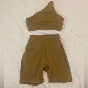 Set active camel set size small